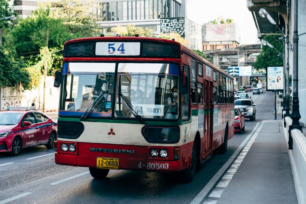 泰國自由行多搭乘大眾運輸工具，比較省錢也方便