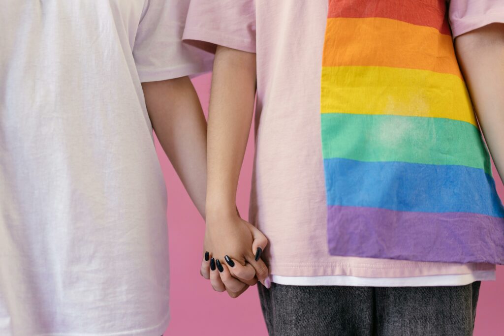 台灣的法律還沒有進步到同性婚姻人工生殖合法化，還需要努力爭取。