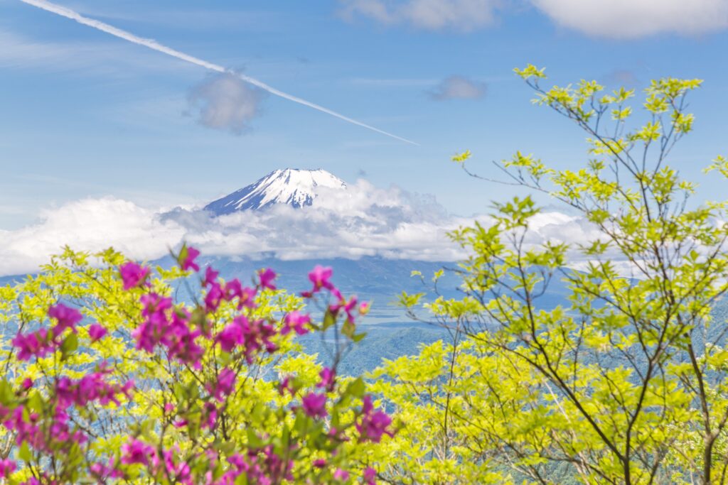 遊客攀爬富士山需要花費幾天的時間，並且需要提前做好準備。圖/123RF圖庫