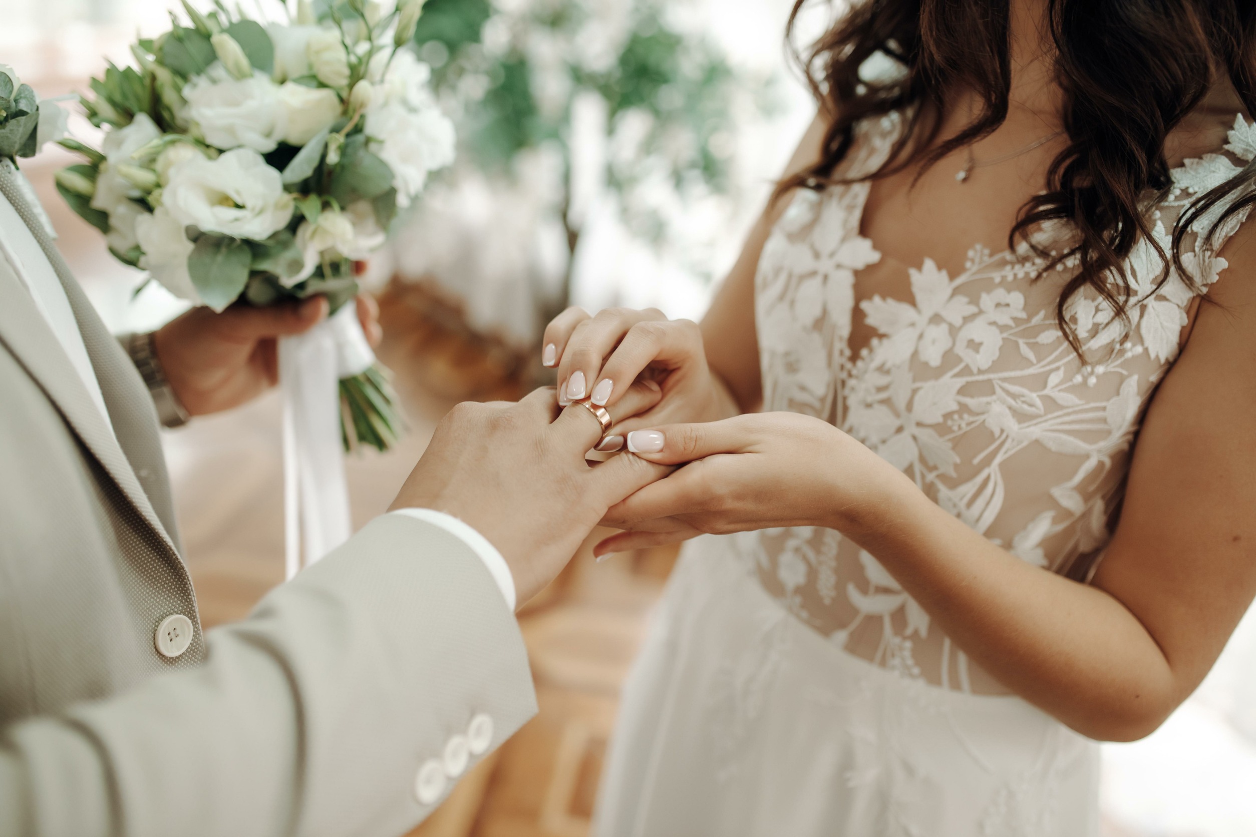 婚戒是愛情和婚姻的象徵，改裝婚戒可以將舊的婚戒融入新的設計中，意義更深遠。圖/123RF圖庫