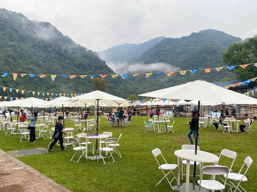 金泉好湯!「泉柿原味」苗栗泰安溫泉暨甜柿推廣活動 週末熱鬧登場! 苗栗泰雅原住民文化產業園區,民眾可來現場親近大自然。圖/苗栗縣泰安鄉溫泉區觀光發展協會提供