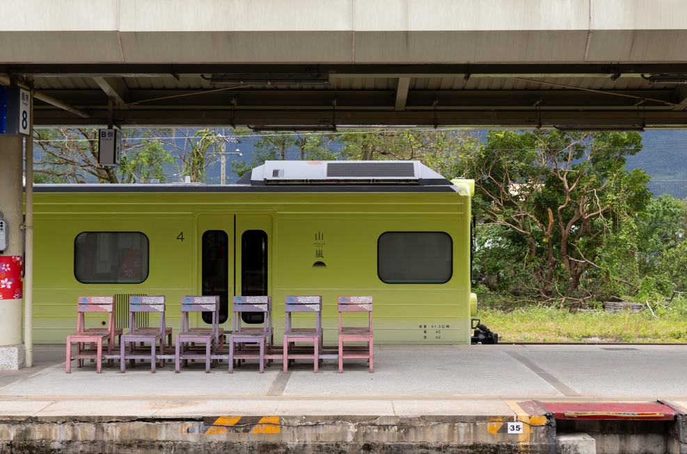 台灣好湯打造全台溫泉小旅行 買行程送喔熊限定永續隨行杯 療癒旅程超有感 搭山嵐號去花東泡好湯。圖/雄獅旅行社提供