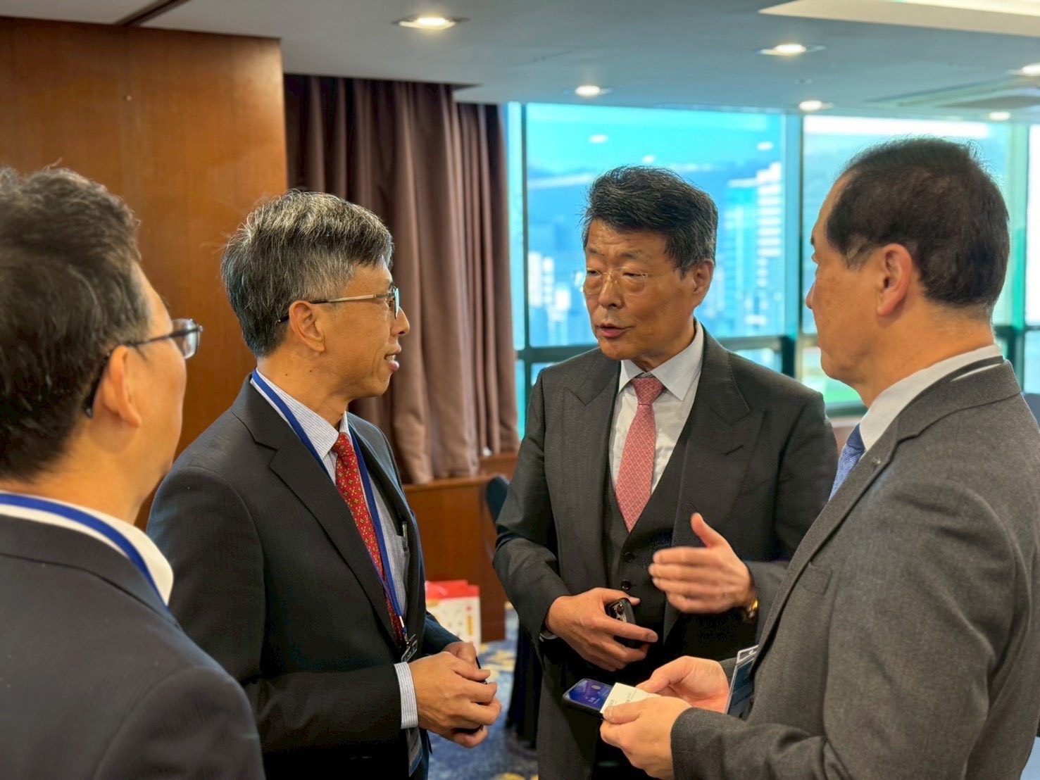 活動現場宜蘭縣政府代表跟韓國旅遊產業代表深度交流,針對觀光合作與市場趨勢交換意見,深化台韓城市與產業連結。圖/宜蘭縣政府提供