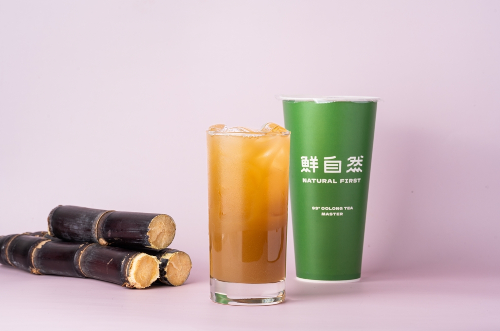 無論是搭配卜卜角的雞肉餃子或是單獨品飲，鮮自然茶飲都能帶給消費者日常飲食上的幸福感。圖/鮮自然