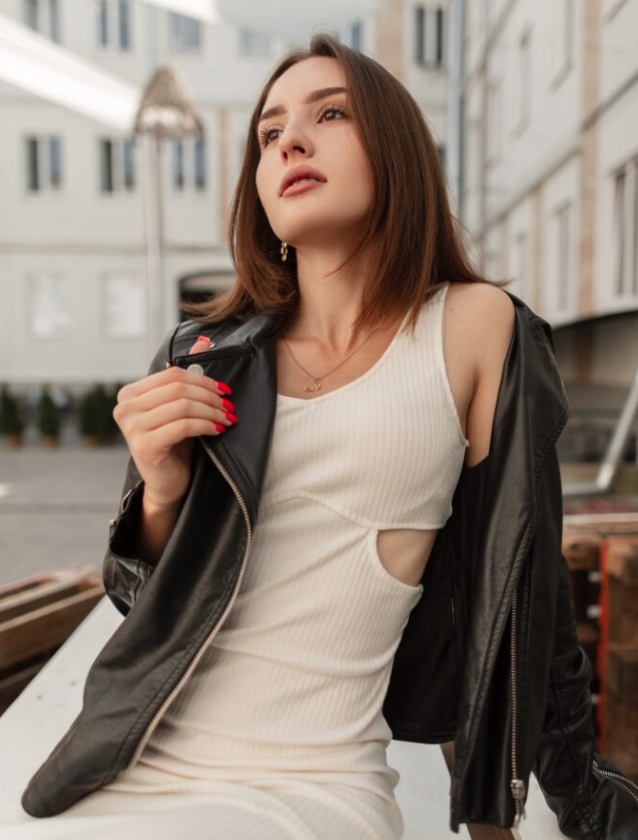 皮衣也是不容易沾染寵物毛髮的衣料類型。圖/123RF圖庫