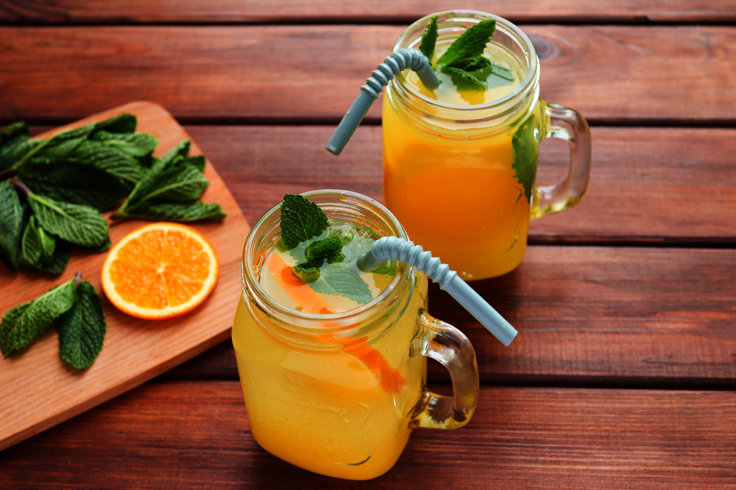 氣泡水果飲。在炎熱夏天來一杯氣泡水，這種清涼感說多好就有多好。圖/123RF圖庫