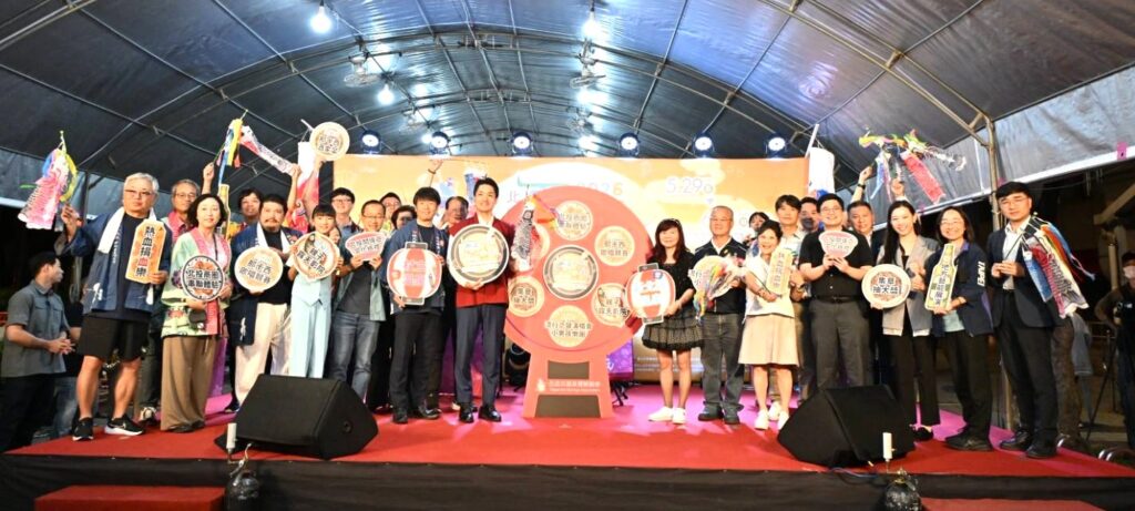 以辦桌圓桌為意象,正式揭開2026北投夏日祭り活動。圖/台北市溫泉發展協會提供