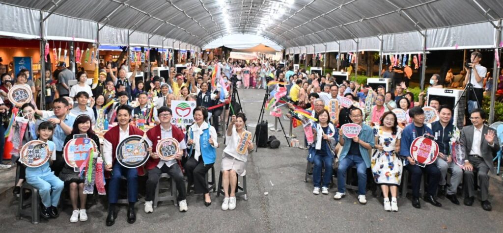 現場長官貴賓大合影。圖/台北市溫泉發展協會提供