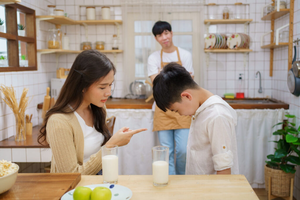 亞洲家庭教育非常擅長挑錯,而不是讚美。圖/123RF圖庫