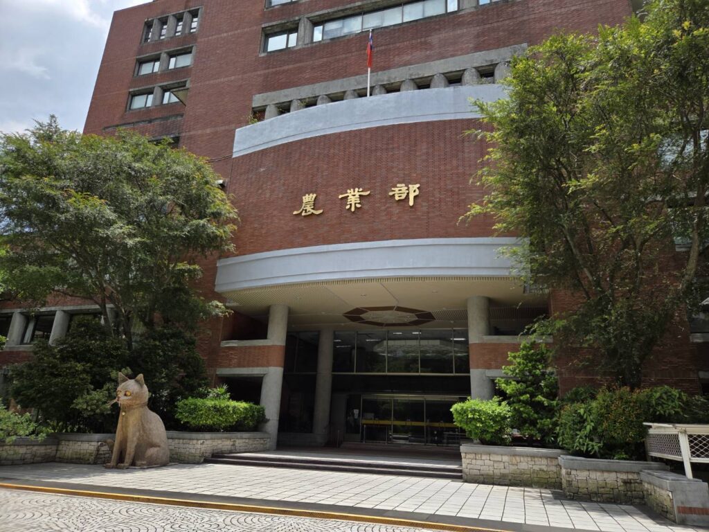 本次修法除降低現有參加農民退休儲金農民的提繳負擔外,也將退休保障擴及更多農業工作者,建構更完善的農民退休保障體系。圖/農業部提供