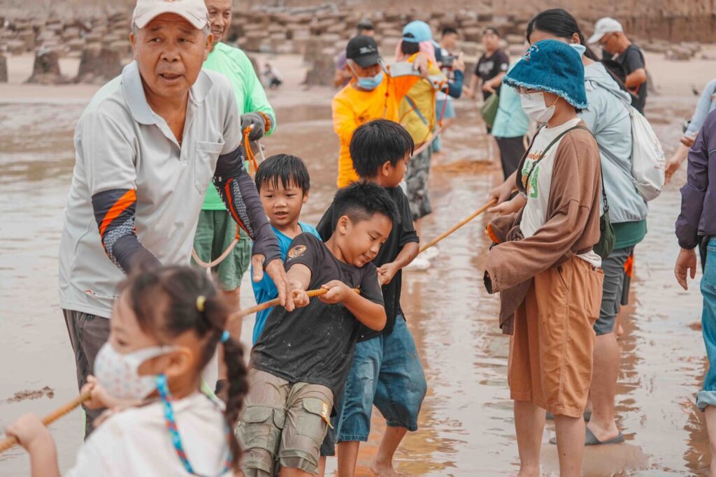牽罟曾是金門沿海居民重要的集體捕魚方式，也是漁村生活與聚落情感的重要象徵。圖/金門縣農業試驗提供