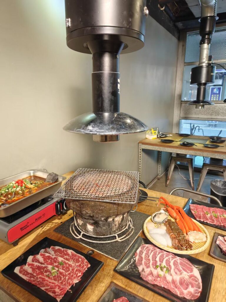 燒肉殿全新高規格海陸饗宴登場!多款頂級肉品與澎湖生蠔無限吃到飽。圖/燒肉殿提供